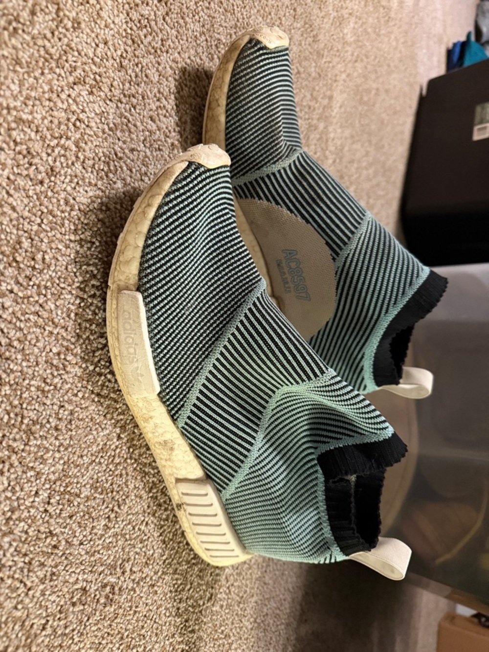 Adidas slip-on knit boosts